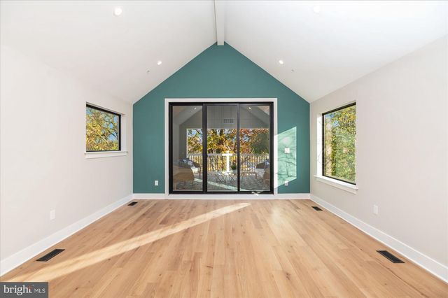 5445 33RD ST NW, Washington, DC 20015