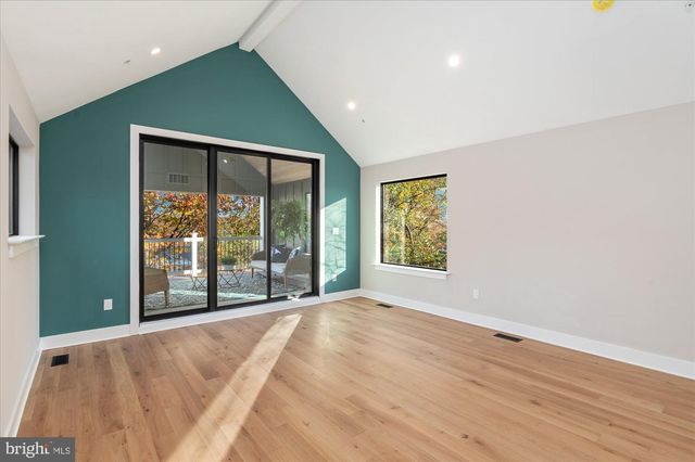 5445 33RD ST NW, Washington, DC 20015