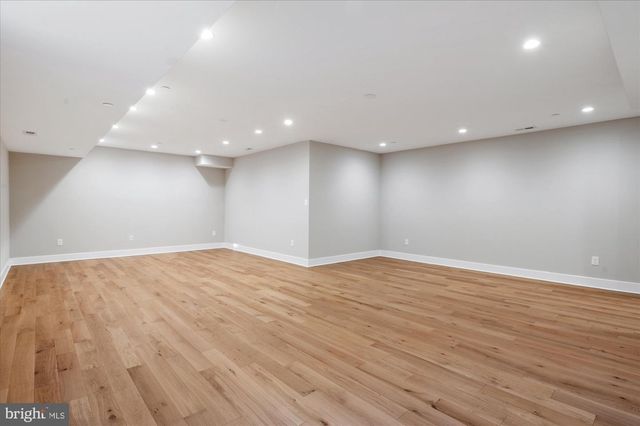 5445 33RD ST NW, Washington, DC 20015