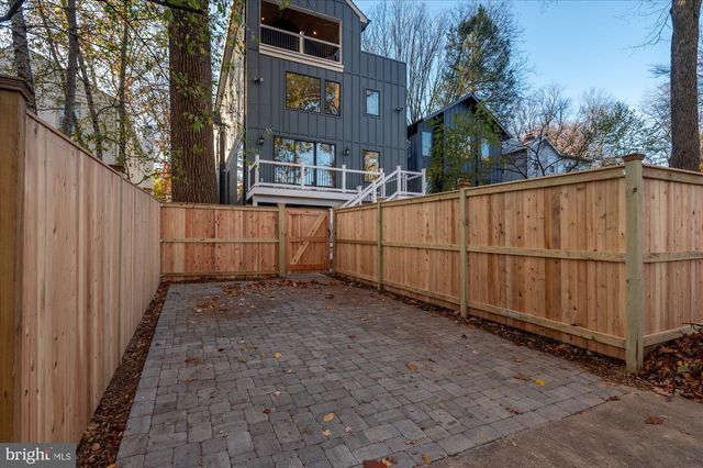 5445 33RD ST NW, Washington, DC 20015