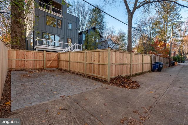 5445 33RD ST NW, Washington, DC 20015