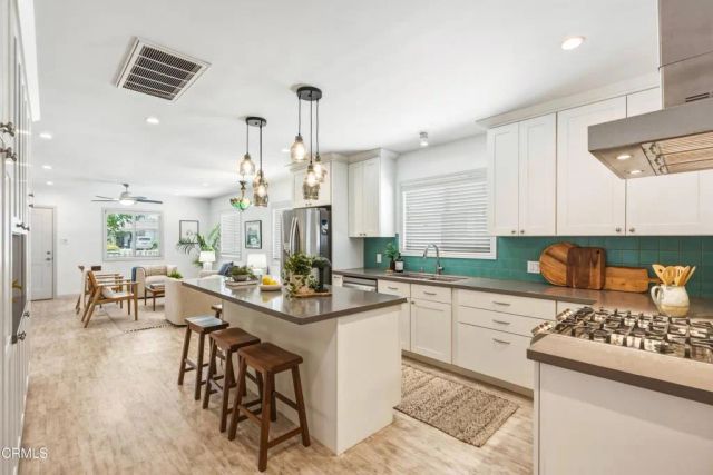 1712 N Lincoln Street, Burbank, CA 91506