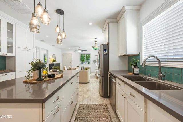 1712 N Lincoln Street, Burbank, CA 91506