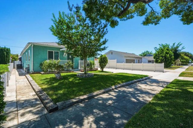 1712 N Lincoln Street, Burbank, CA 91506