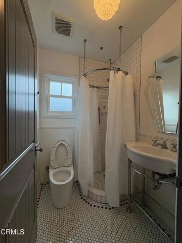 1712 N Lincoln Street, Burbank, CA 91506