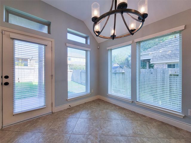 106 Colina Vista Way, Montgomery, TX 77316