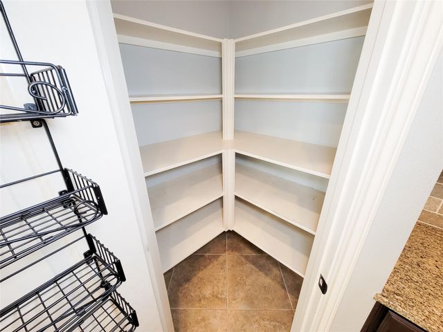 106 Colina Vista Way, Montgomery, TX 77316