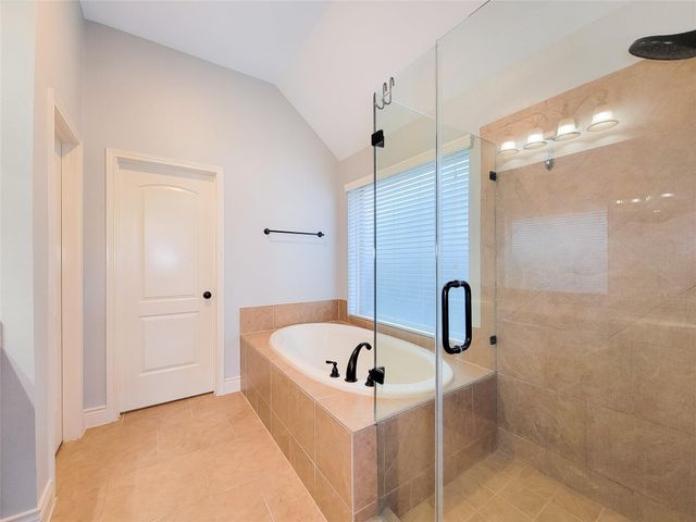 106 Colina Vista Way, Montgomery, TX 77316