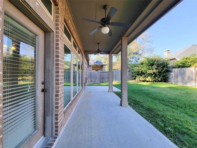 106 Colina Vista Way, Montgomery, TX 77316