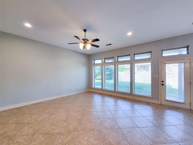 106 Colina Vista Way, Montgomery, TX 77316