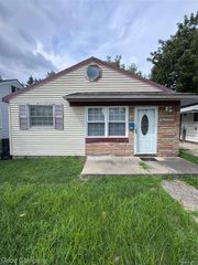 15497 Dixie, Redford Charter Township, MI 48239