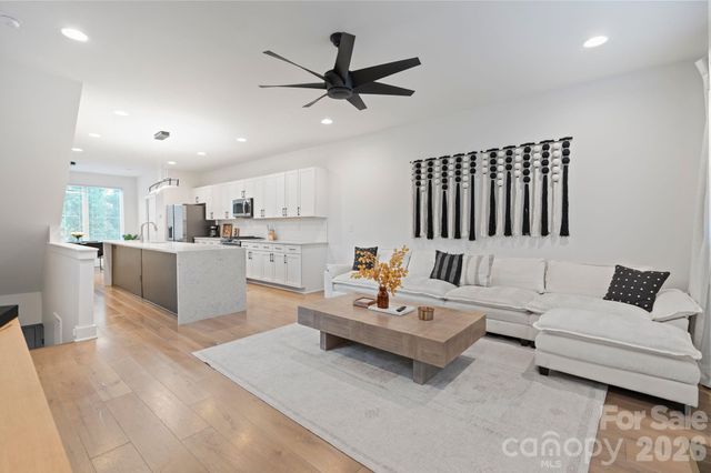 1935 W Trade Street, Charlotte, NC 28216