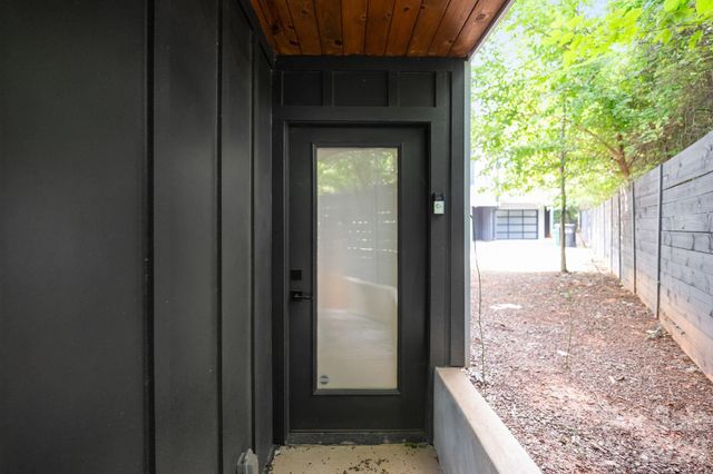 1935 W Trade Street, Charlotte, NC 28216