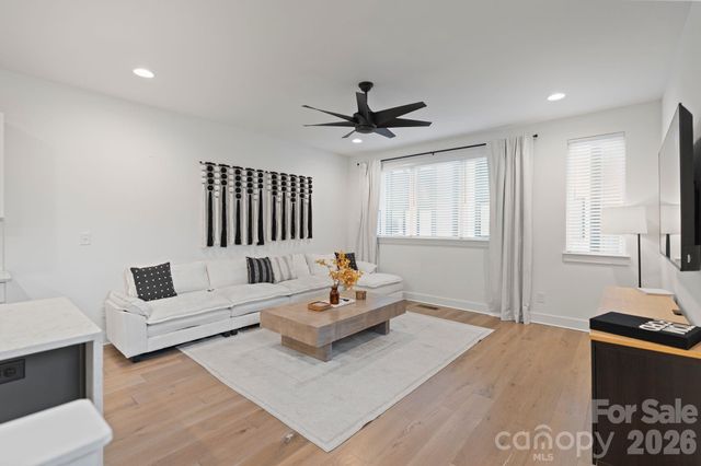 1935 W Trade Street, Charlotte, NC 28216