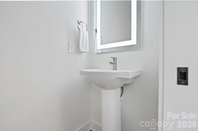 1935 W Trade Street, Charlotte, NC 28216