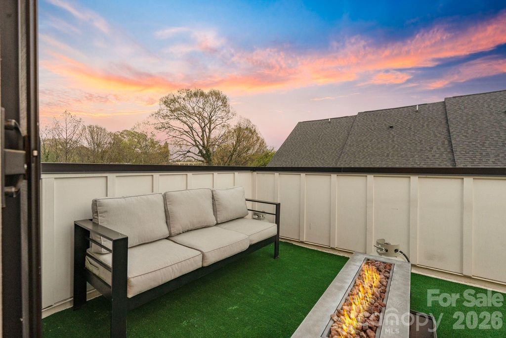 1935 W Trade Street, Charlotte, NC 28216