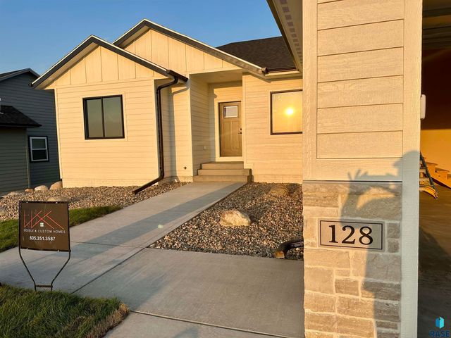 128 Skyline Dr Drive, Valley Springs, SD 57068