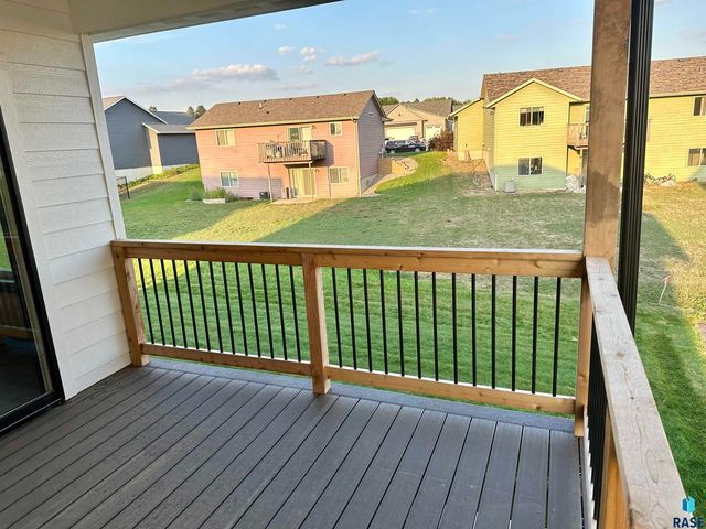 128 Skyline Dr Drive, Valley Springs, SD 57068