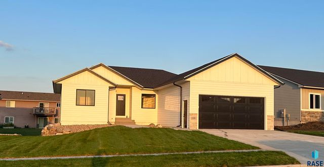 128 Skyline Dr Drive, Valley Springs, SD 57068