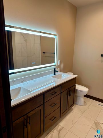 128 Skyline Dr Drive, Valley Springs, SD 57068