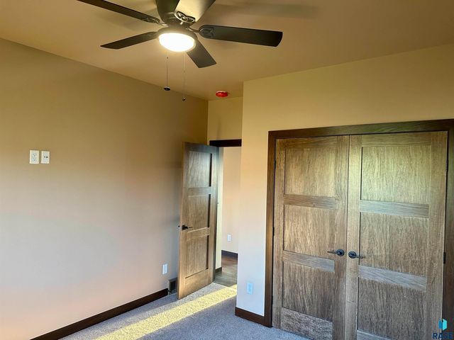 128 Skyline Dr Drive, Valley Springs, SD 57068