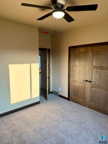 128 Skyline Dr Drive, Valley Springs, SD 57068