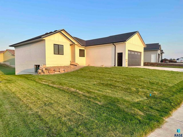 128 Skyline Dr Drive, Valley Springs, SD 57068