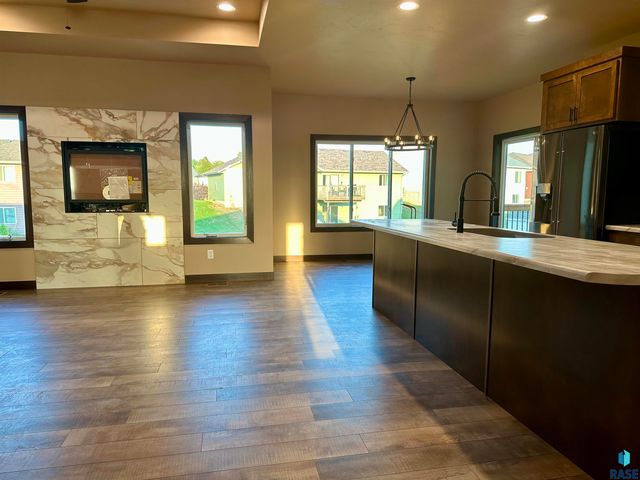 128 Skyline Dr Drive, Valley Springs, SD 57068