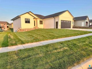 128 Skyline Dr Drive, Valley Springs, SD 57068