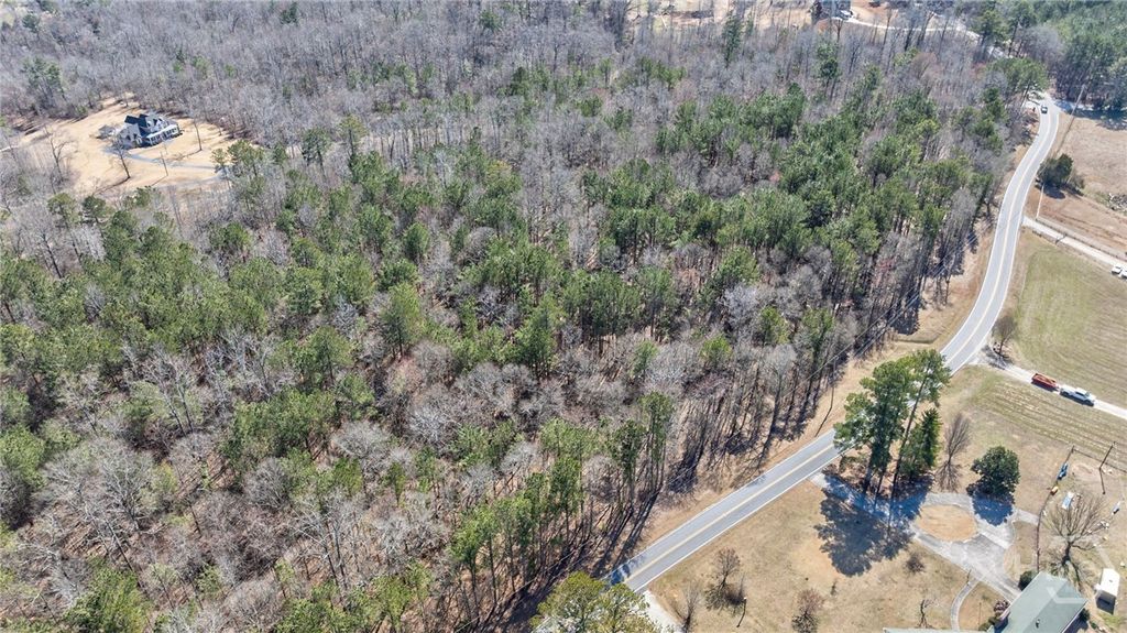 Image 6 of property listing at 0 Kent Rock Road, Loganville, GA 30052