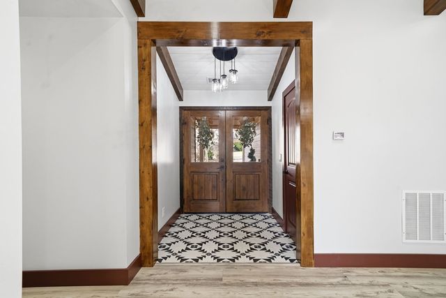 18 Arbor Hills Road N, Talking Rock, GA 30175