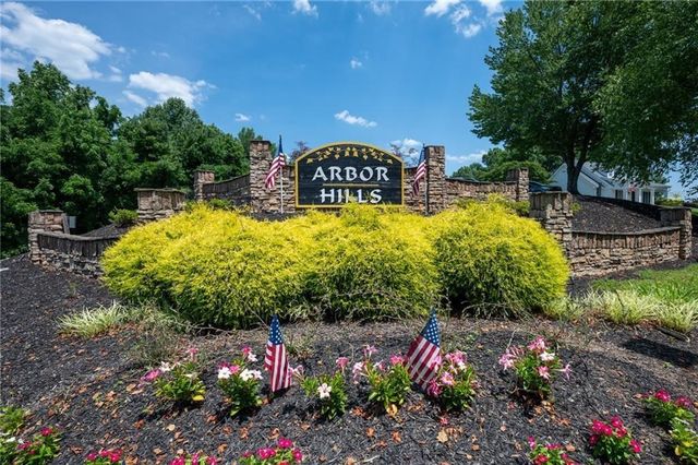 18 Arbor Hills Road N, Talking Rock, GA 30175