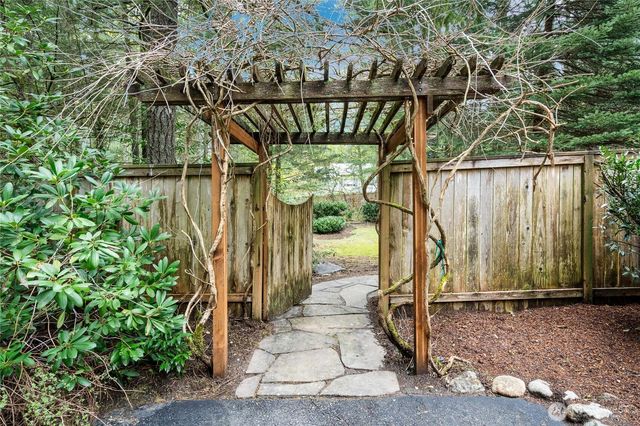 45714 SE 139th Place, North Bend, WA 98045
