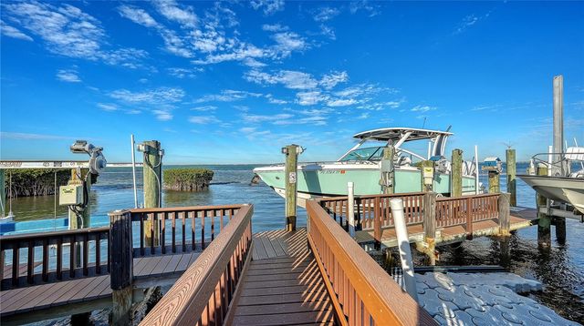 3530 MISTLETOE LANE, Longboat Key, FL 34228