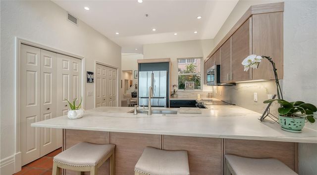 3530 MISTLETOE LANE, Longboat Key, FL 34228