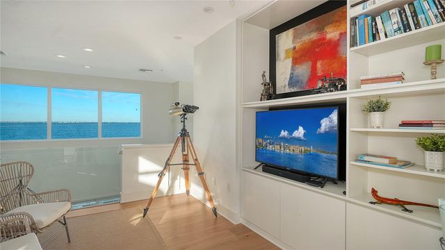 3530 MISTLETOE LANE, Longboat Key, FL 34228