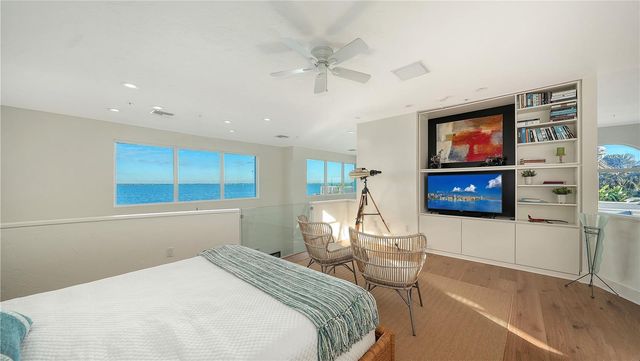 3530 MISTLETOE LANE, Longboat Key, FL 34228