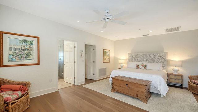 3530 MISTLETOE LANE, Longboat Key, FL 34228