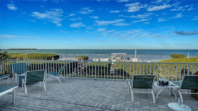 3530 MISTLETOE LANE, Longboat Key, FL 34228