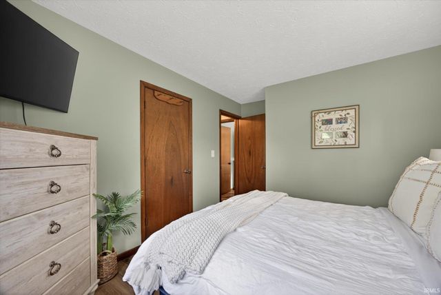 982 E Coonpath Road, Spencer, IN 47460