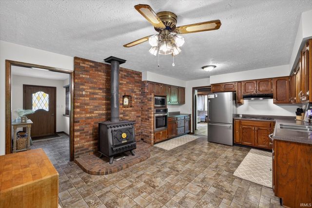 982 E Coonpath Road, Spencer, IN 47460