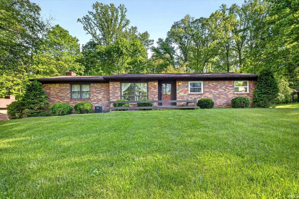 982 E Coonpath Road, Spencer, IN 47460