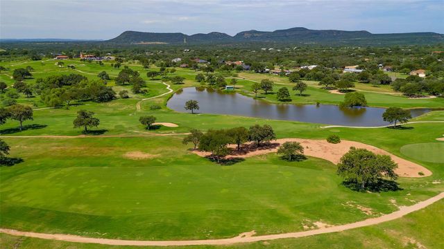 101 Olympia Hills CT, Kingsland, TX 78639
