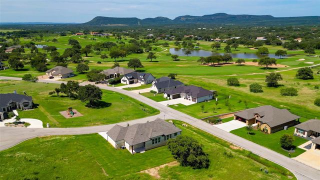 101 Olympia Hills CT, Kingsland, TX 78639