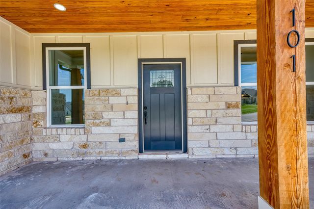 101 Olympia Hills CT, Kingsland, TX 78639