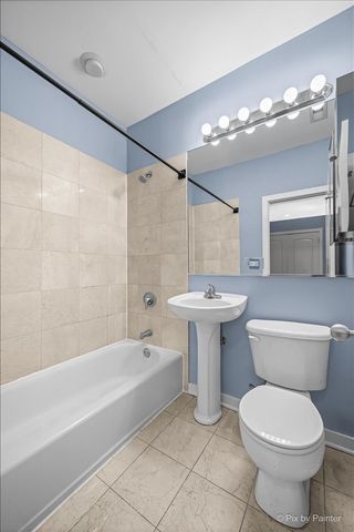 1347 N Greenview Avenue 1F, Chicago, IL 60642