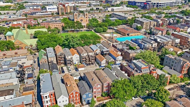 1347 N Greenview Avenue 1F, Chicago, IL 60642
