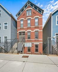 1347 N Greenview Avenue 1F, Chicago, IL 60642