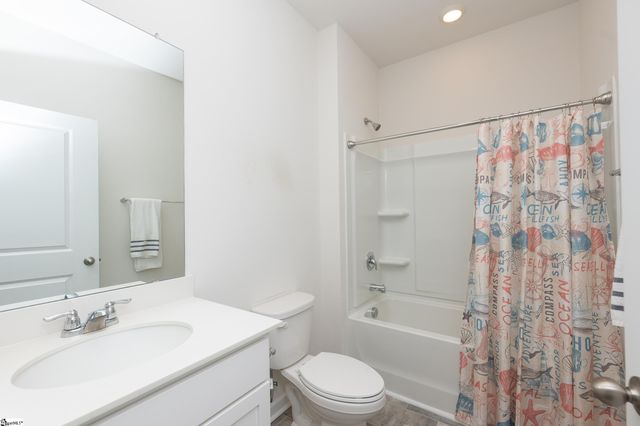 1924 Hunters Run Circle, Woodruff, SC 29388