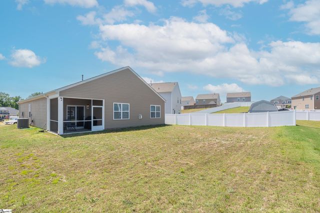 1924 Hunters Run Circle, Woodruff, SC 29388